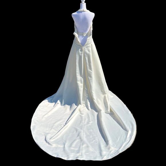 Size 8 My Fair Bride Ivory Wedding Dress - Picture 4 of 15